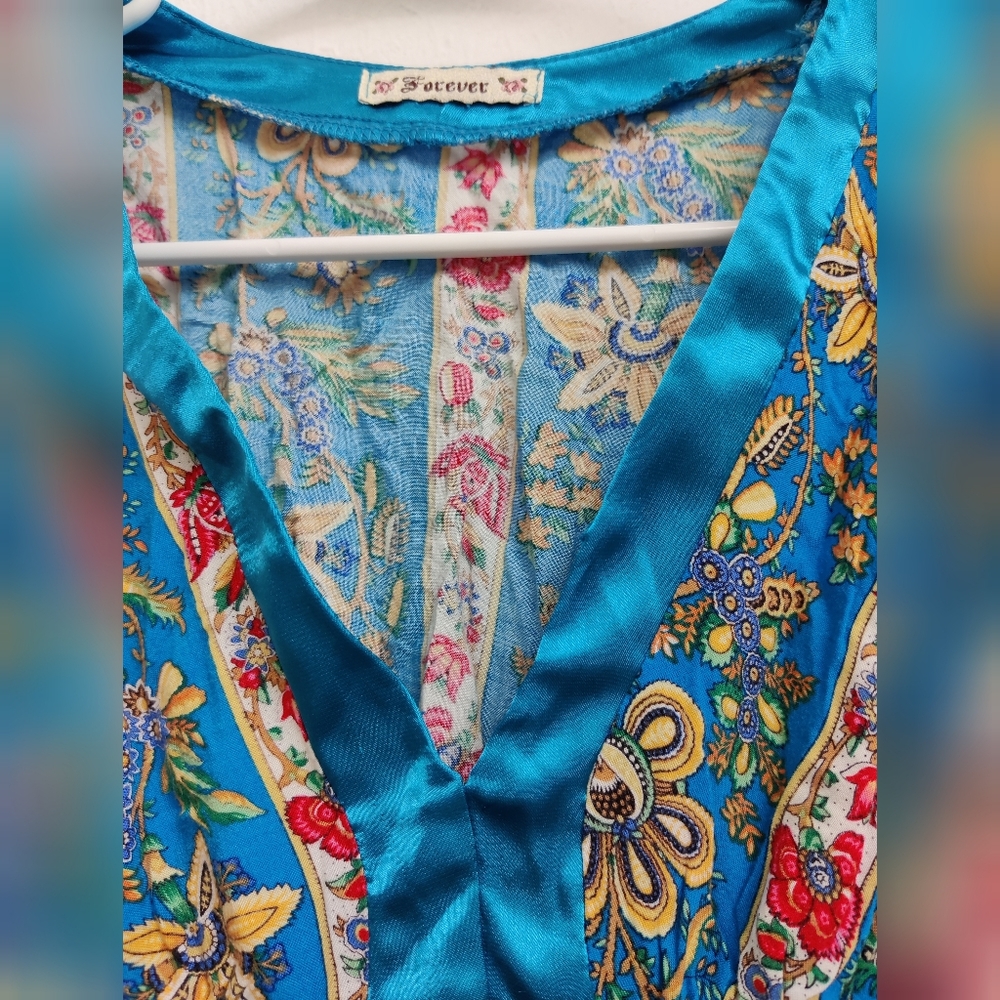 Turquoise Poise Top - Picture 2 of 4
